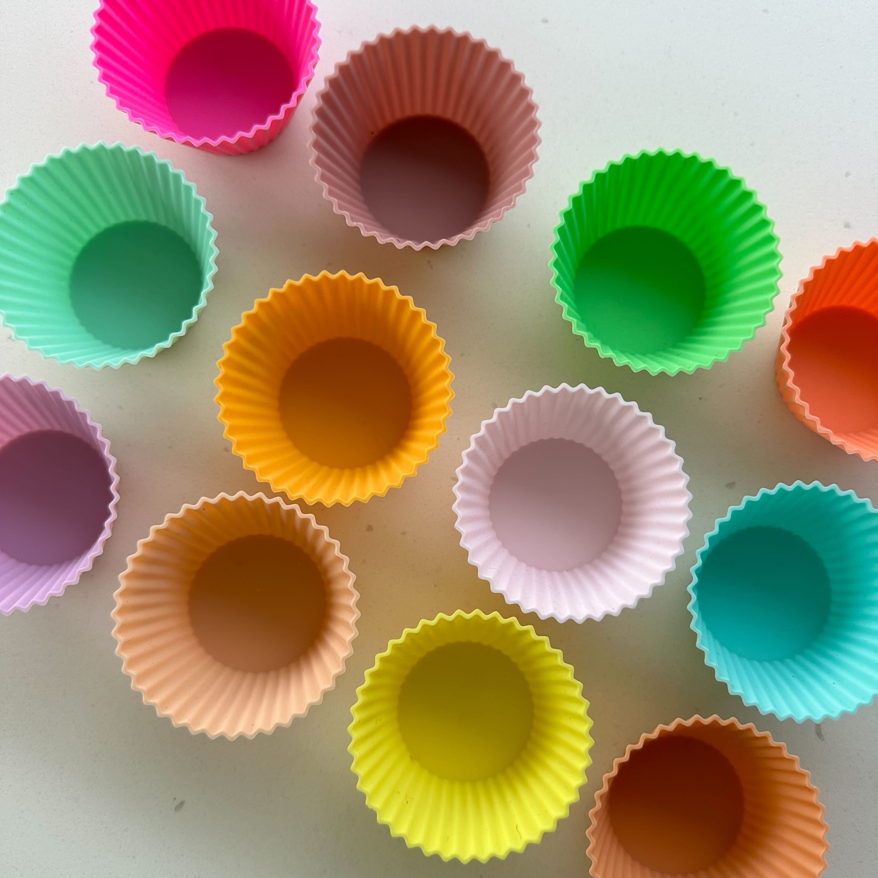 12x Reusable Silicone Muffin Cups